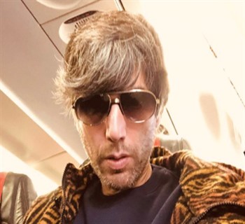 Chi è Bugo: Biografia, Carriera, Sanremo 2020 e Lite con Morgan