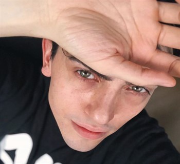 Chi è Michele Bravi: Biografia, Età, Amici Speciali e Incidente Mortale