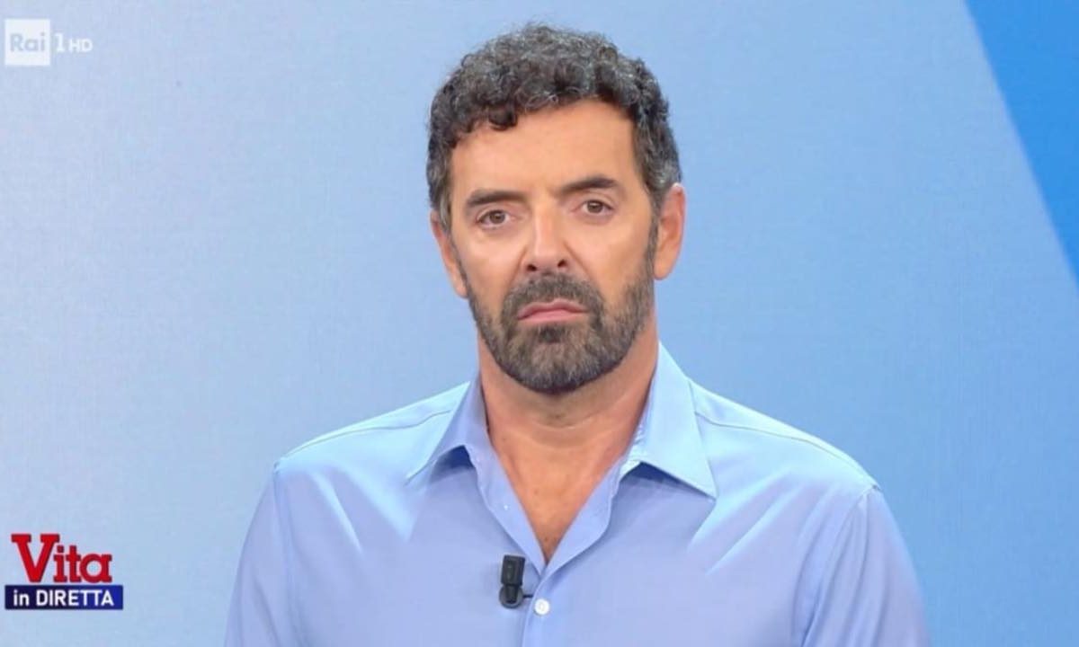 Rai Uno, perchè Alberto Matano non va in onda: palinsesto completamente stravolto | Cambia tutto