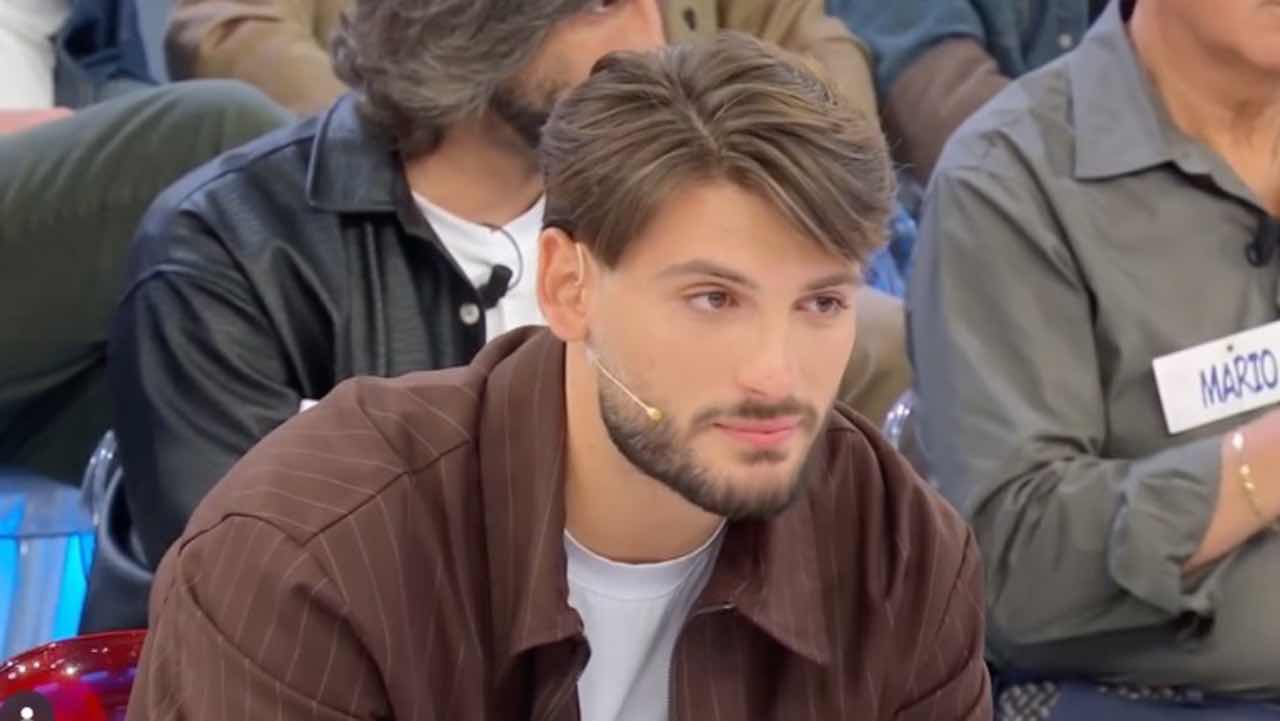 Uomini e Donne, bufera su Ciro Solimeno: dubbi su agenzie e la ferma replica di Alessia Antonetti