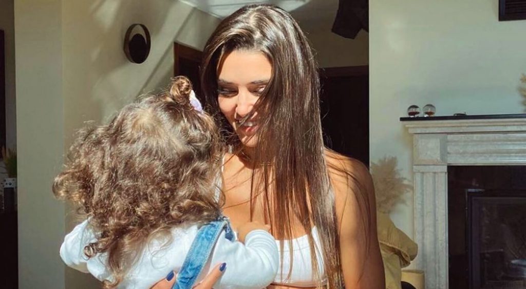 Hande Ercel la nipotina Mavi ha il cancro: info aggiornate