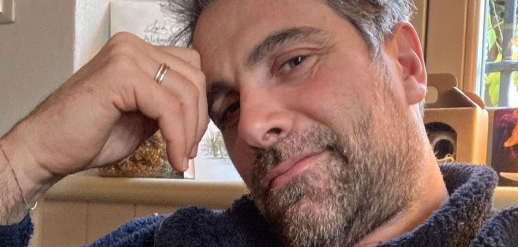 Chi è Luca Calvani giudice Cortesie per gli ospiti: Età, Moglie e Instagram