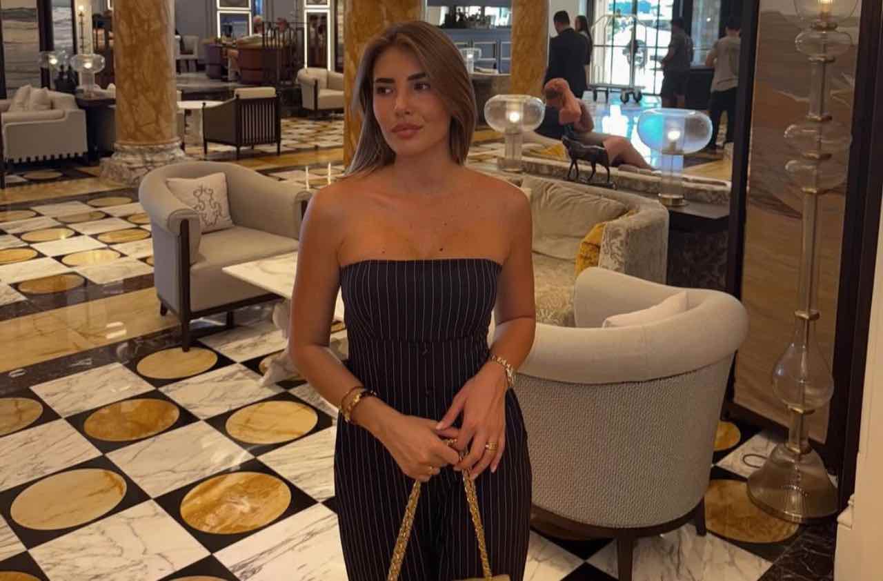 Martina De Ioannon torna al centro del gossip | Nuova vita, nuovi amori e il mistero sulla “ricchezza” della tronista