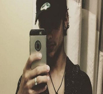 Chi è Rafael Quenedit Castro: età, altezza, biografia, fidanzata e Amici 18