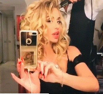 Chi è Valeria Marini: Biografia, Età, Altezza e Fidanzato