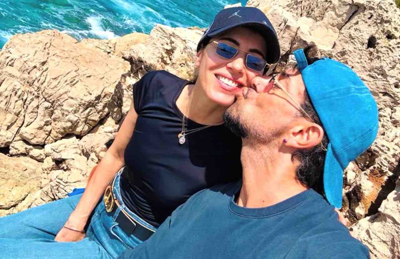 Emanuel Lo senza filtri su Giorgia: cos’ha raccontato | Non sono affatto una famiglia perfetta