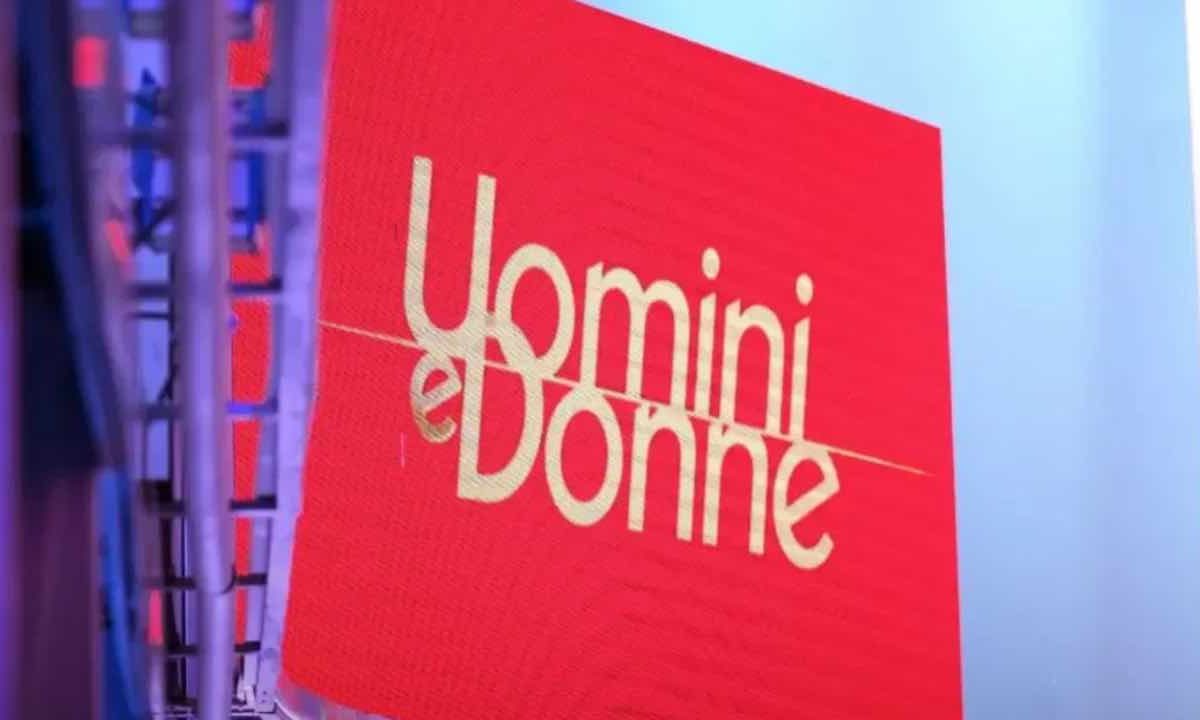 Uomini e Donne, grandioso annuncio per la coppia nata sotto i riflettori: la bella notizia è del tutto inaspettata