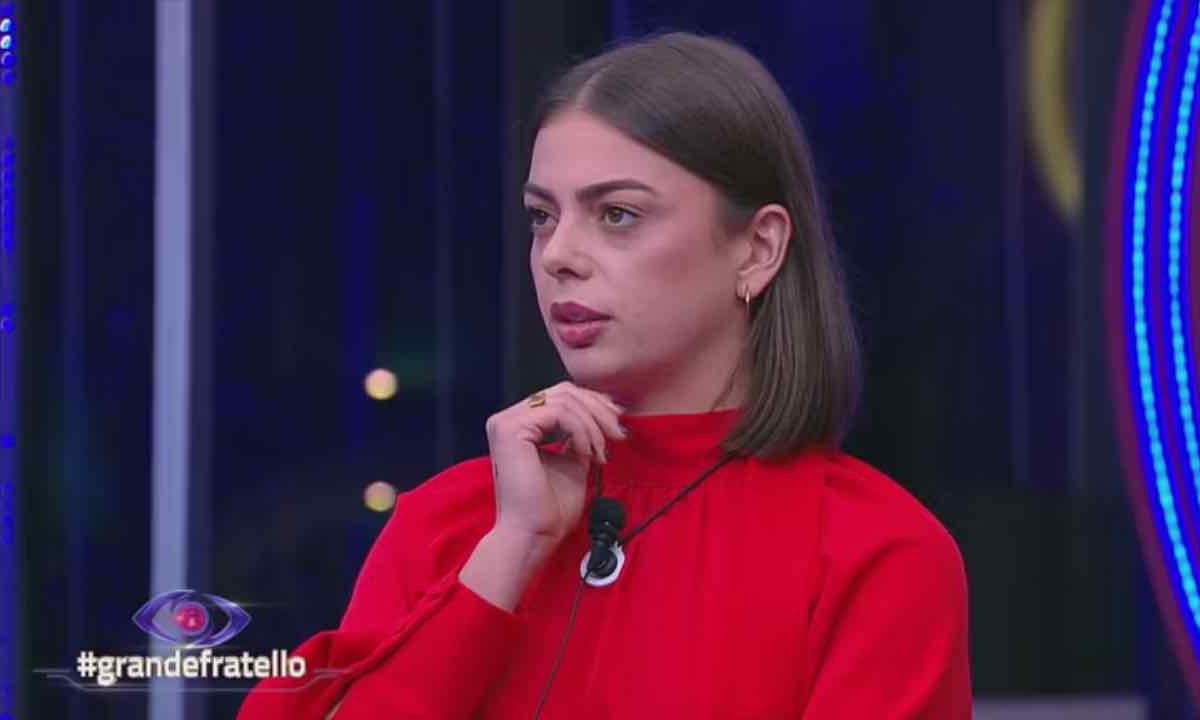Grande Fratello, Benedetta apre il suo cuore: cos’ha detto su Domenico | Valentina però replica